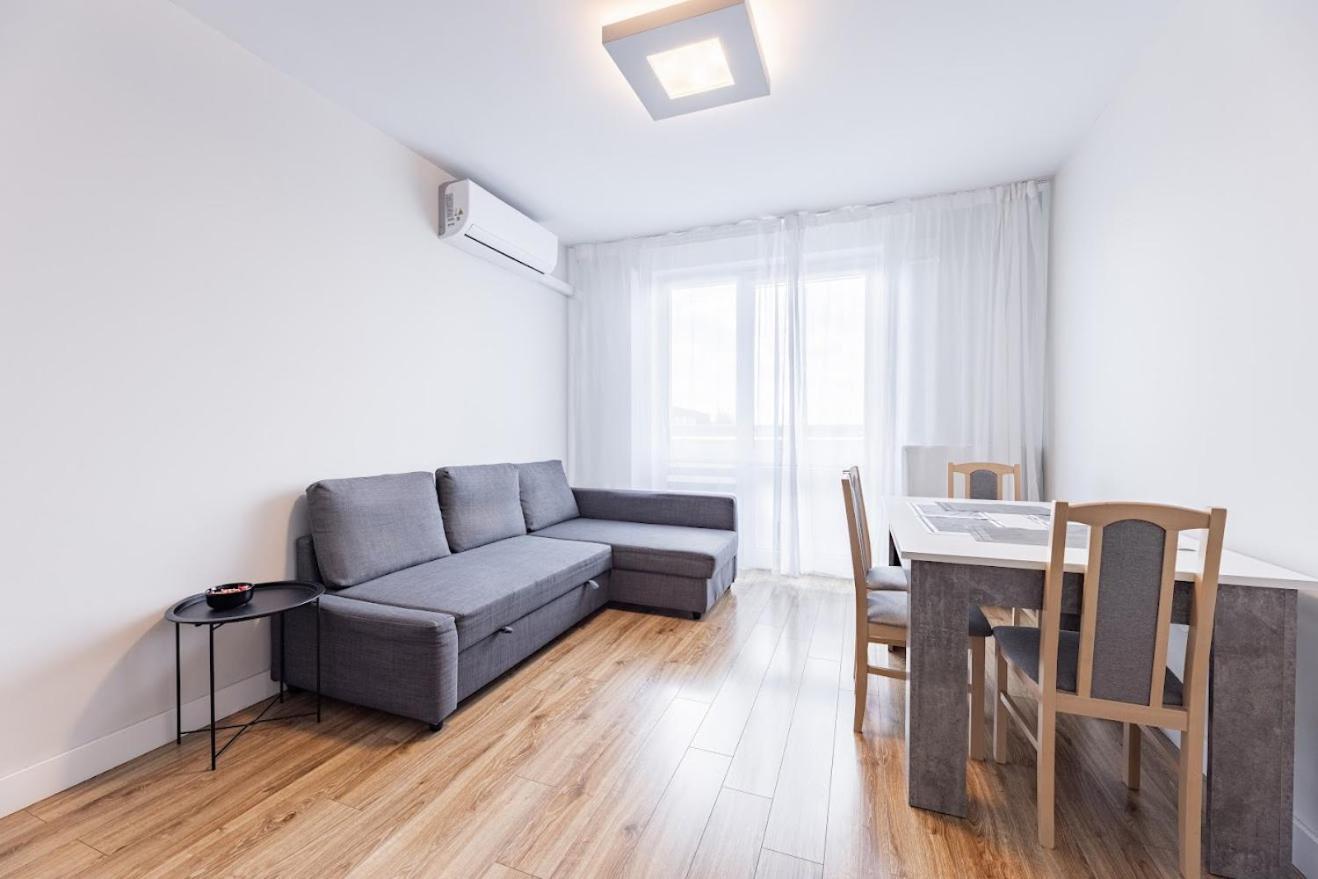 Fajny Apartament Z Parkingiem, Obok Metra. Warschau Exterior foto